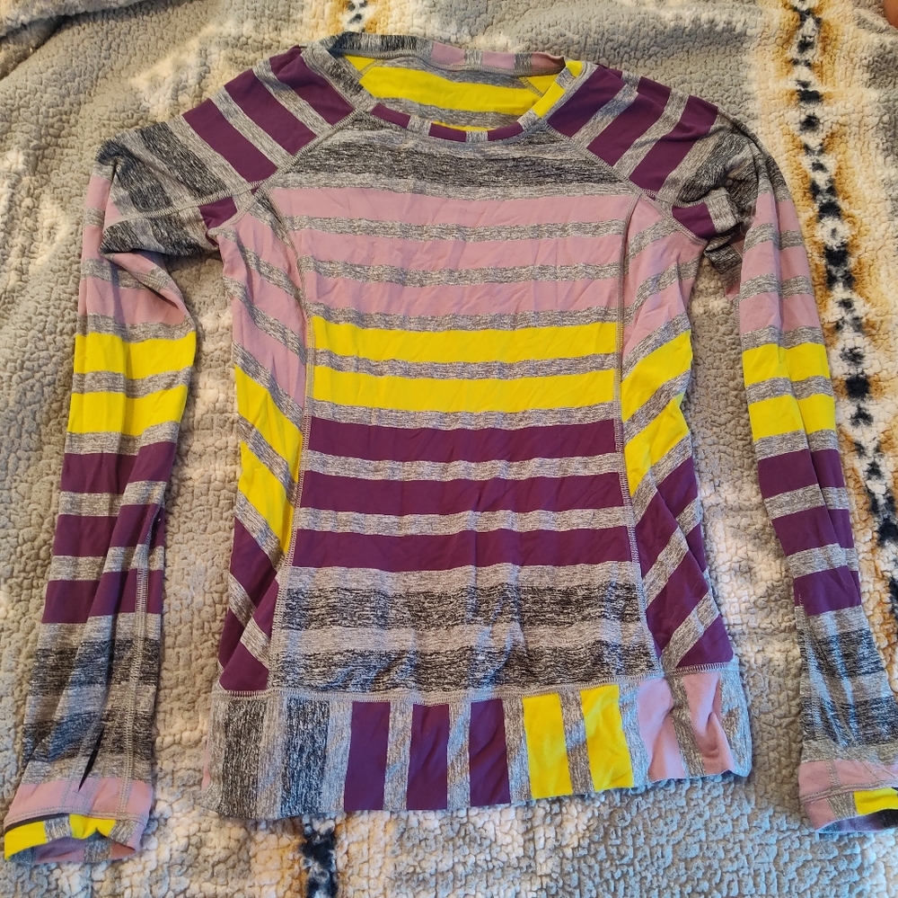 Lululemon long sleeve shirt size 8